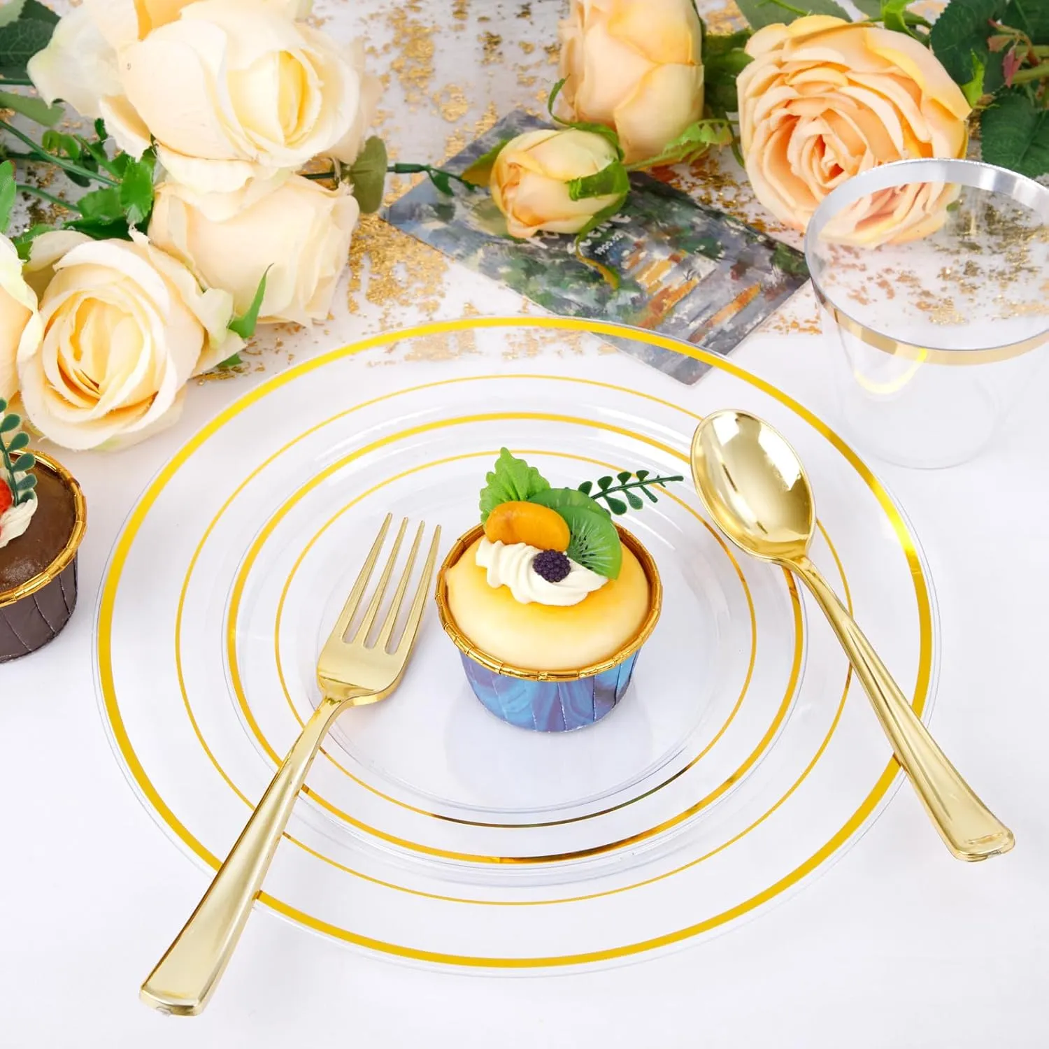 bUCLA 150Pcs Clear Gold Plastic Dinnerware Set - Clear and Gold Disposable Plates Include 25 Dinner / 25 Dessert Plates,25 Knives,25 Forks,25 Spoons,25 Cups for Party&Wedding