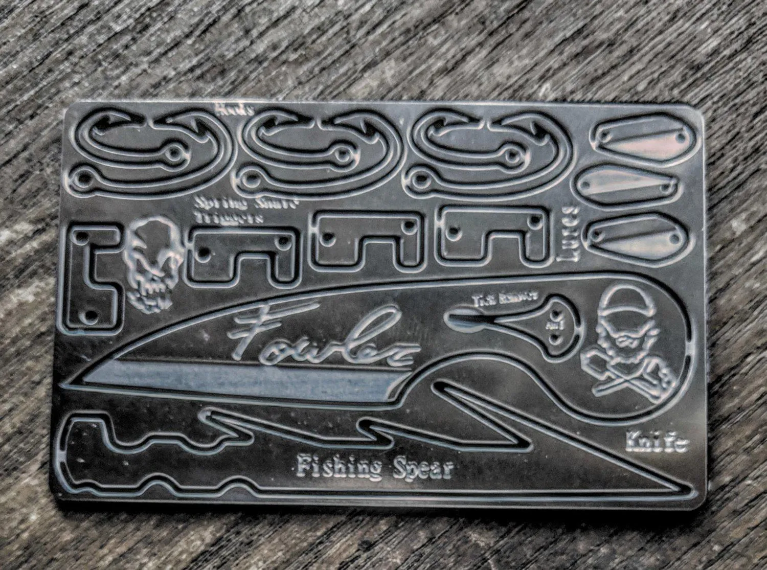 Zachary Fowler Signature Survival Card : Credit Card Size Survival Bushcraft kit